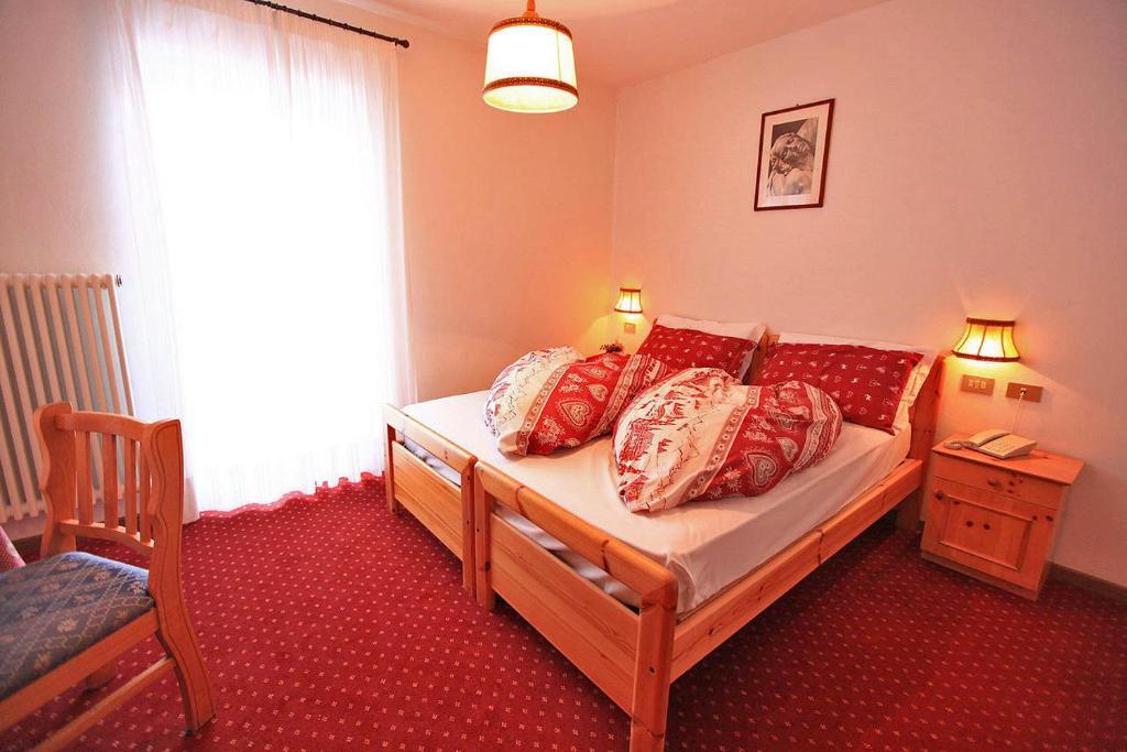 Hotel Vigo Vigo di Fassa Zimmer foto