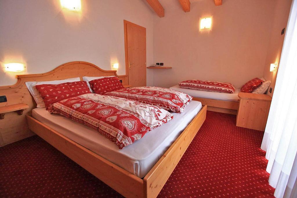 Hotel Vigo Vigo di Fassa Zimmer foto